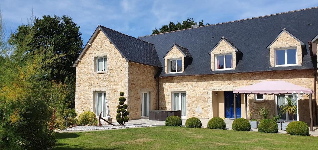 Les Centauris Bed & Breakfast Pleguien ภายนอก รูปภาพ