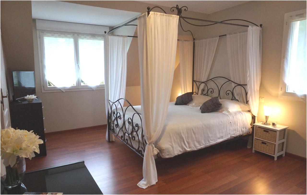 Les Centauris Bed & Breakfast Pleguien ภายนอก รูปภาพ